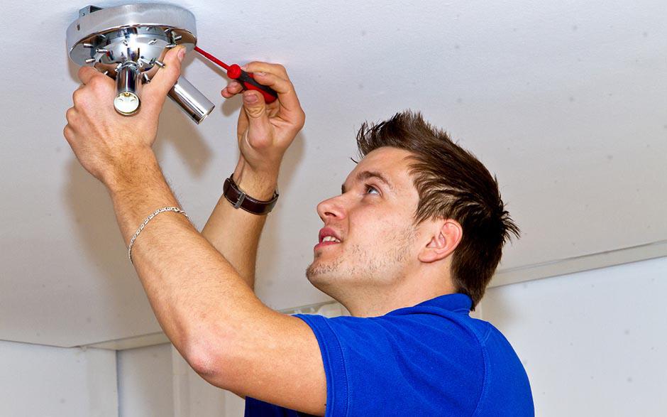 recherche travail électricien bâtiment Guyancourt